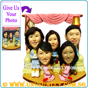 Custom 3D Lovely Sweet Family Of 5 On Sofa Figurines